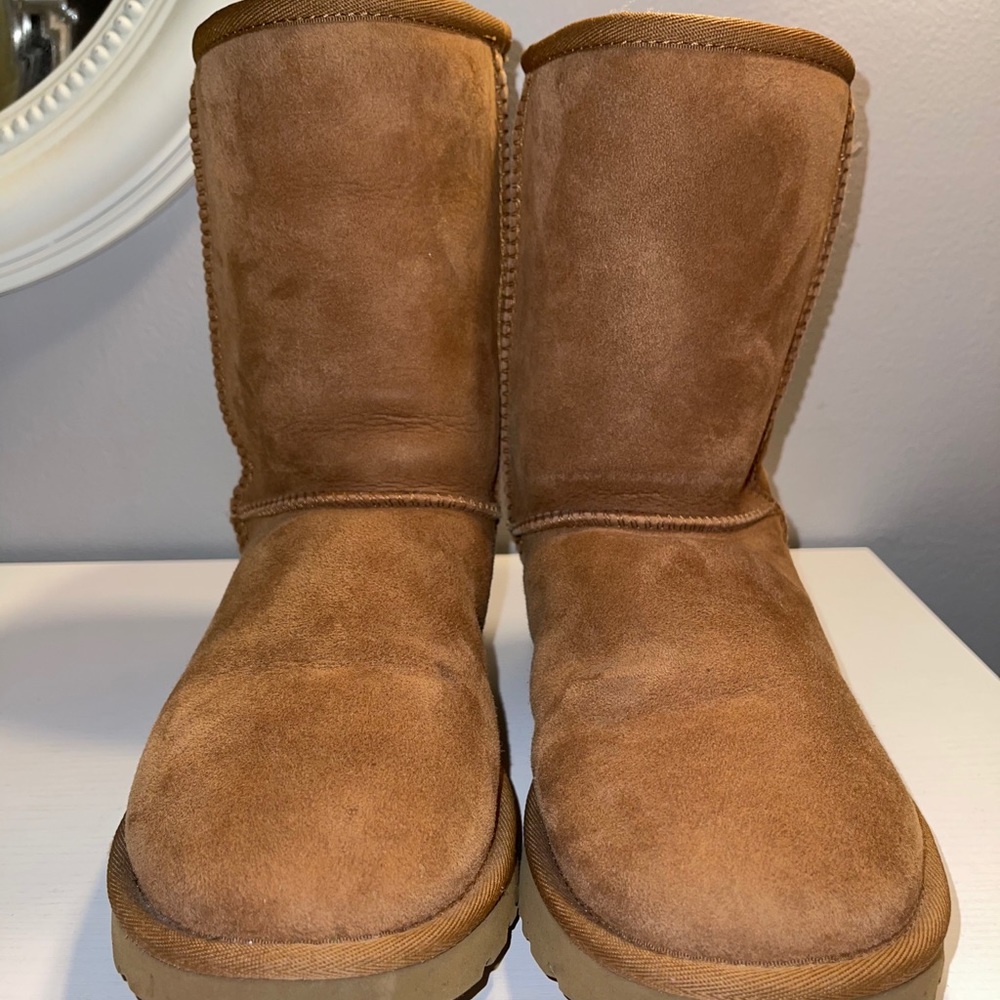 UGG Classic Short Boot
